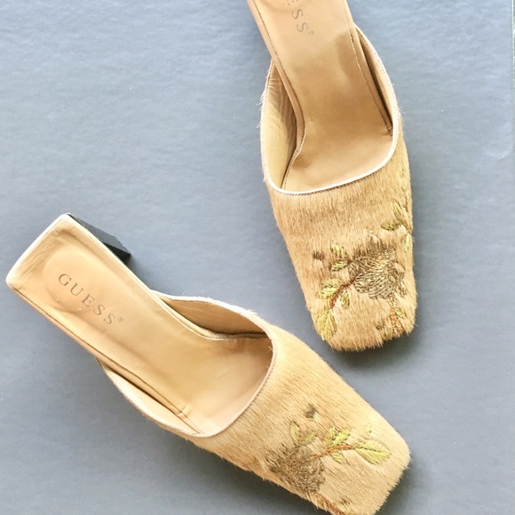 GUESS Fur Champagne Embroidery Leather Mules Heels - Picture 3 of 9